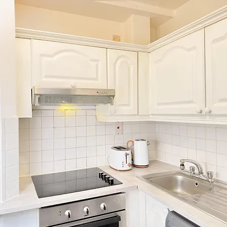Apartment In Location Dublin