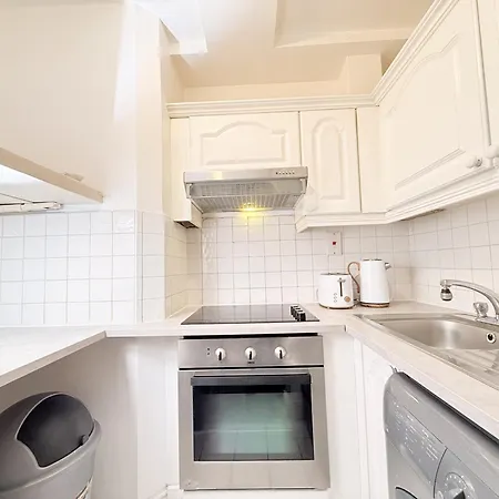 Apartment In Location *